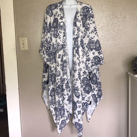 Xhilaration Accessories - Stunning Shawl